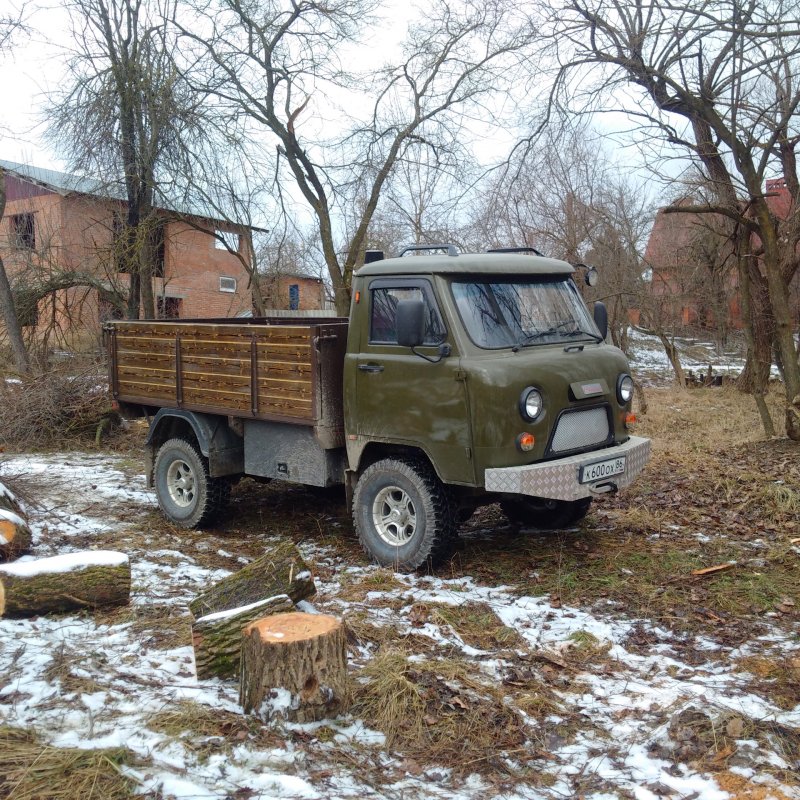 УАЗ 3303 С дровами