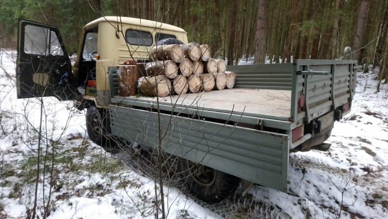 УАЗ 3303 С дровами