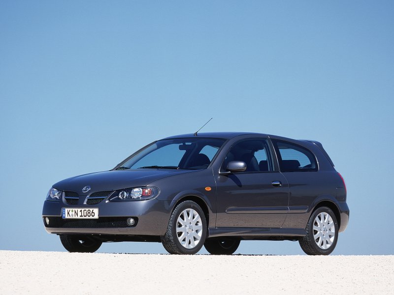 Nissan Almera n16 2004 хэтчбек