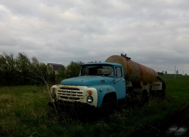 ЗИЛ-130 тягач с трубами