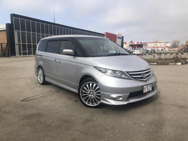 Honda Elysion 2012