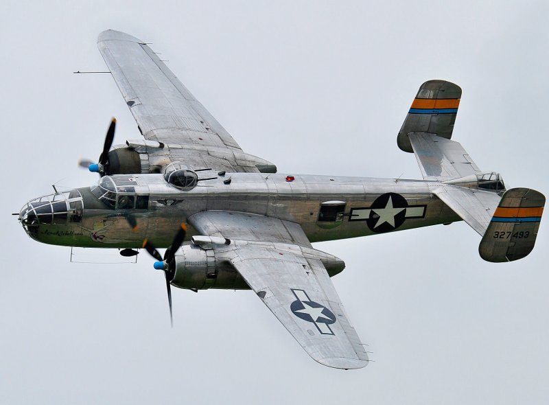 Норт Америкэн b-25 Митчелл