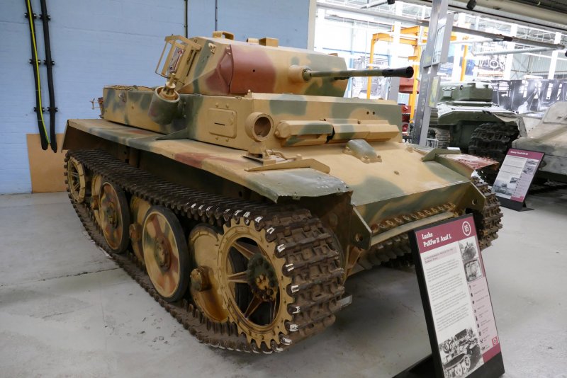 Танк PZ 2 Luchs