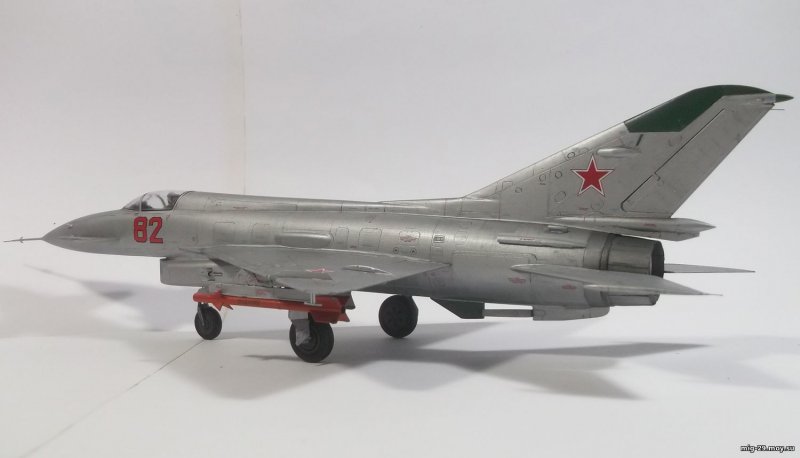 Самолет миг е-8