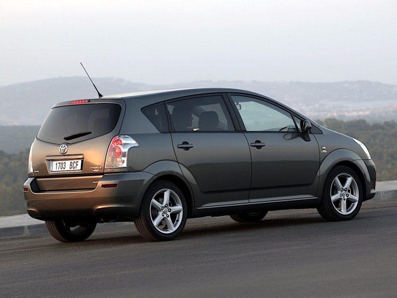 Toyota Corolla Verso 2004