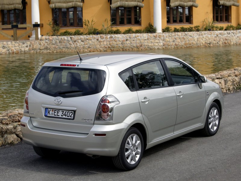 Toyota Королла версо