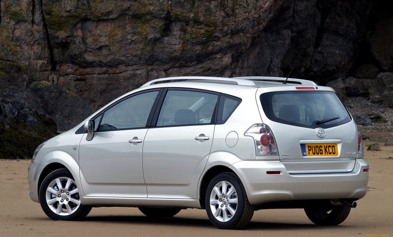 Toyota Corolla Verso 2004