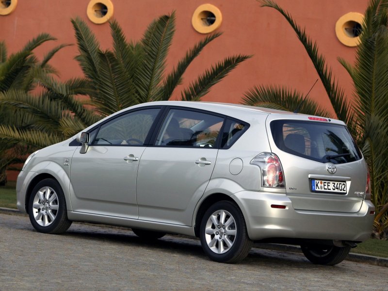 Toyota Corolla Verso 2004