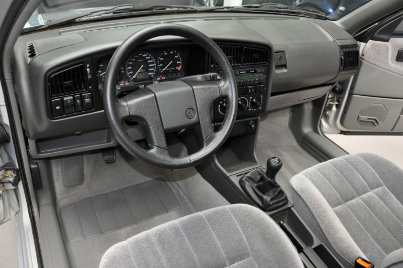 Volkswagen Passat b3 седан салон