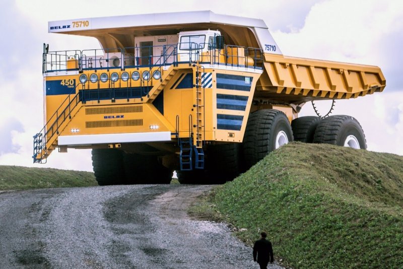 Самосвал БЕЛАЗ 450 тонн