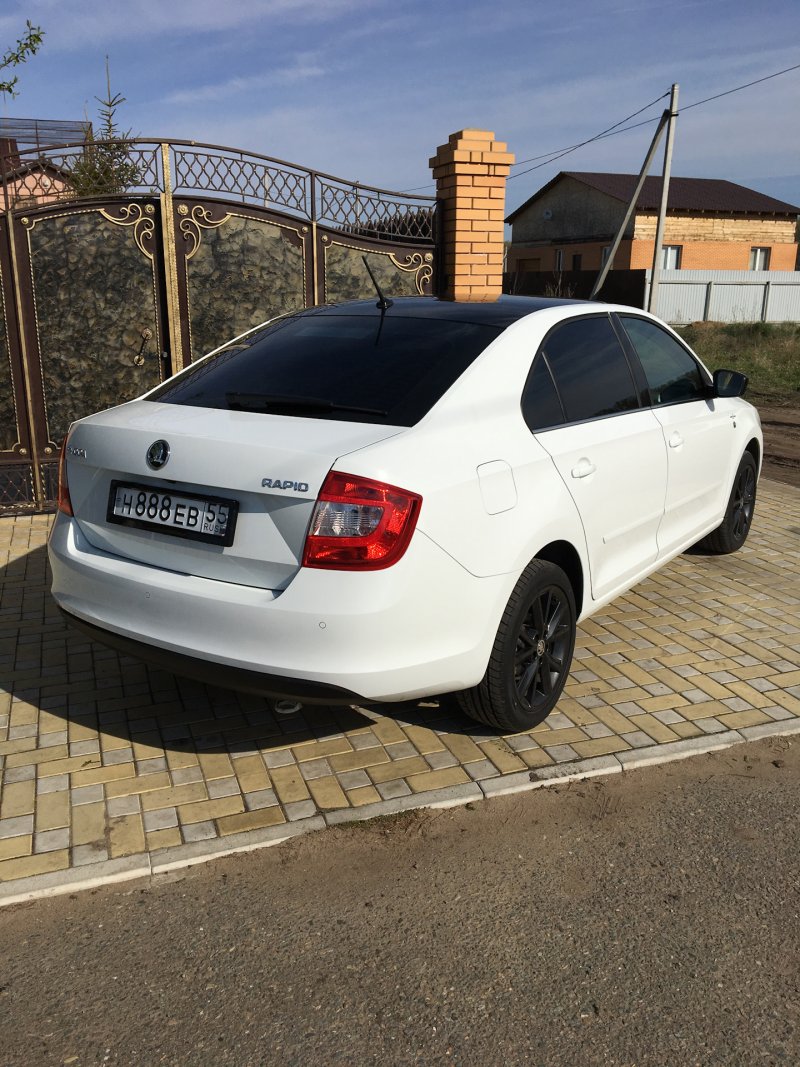 Skoda Rapid Black Edition