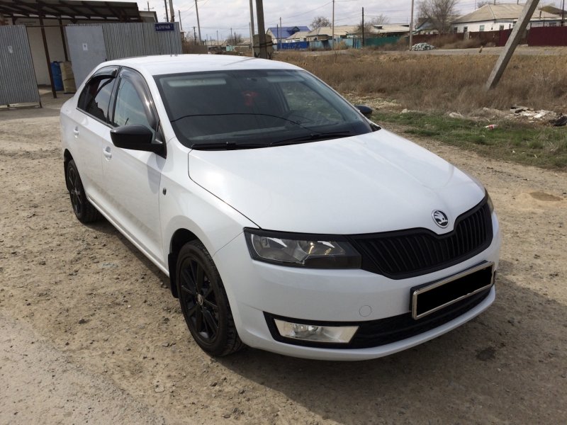 Skoda Rapid 2014 белый