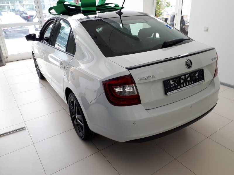 Skoda Rapid Black Edition
