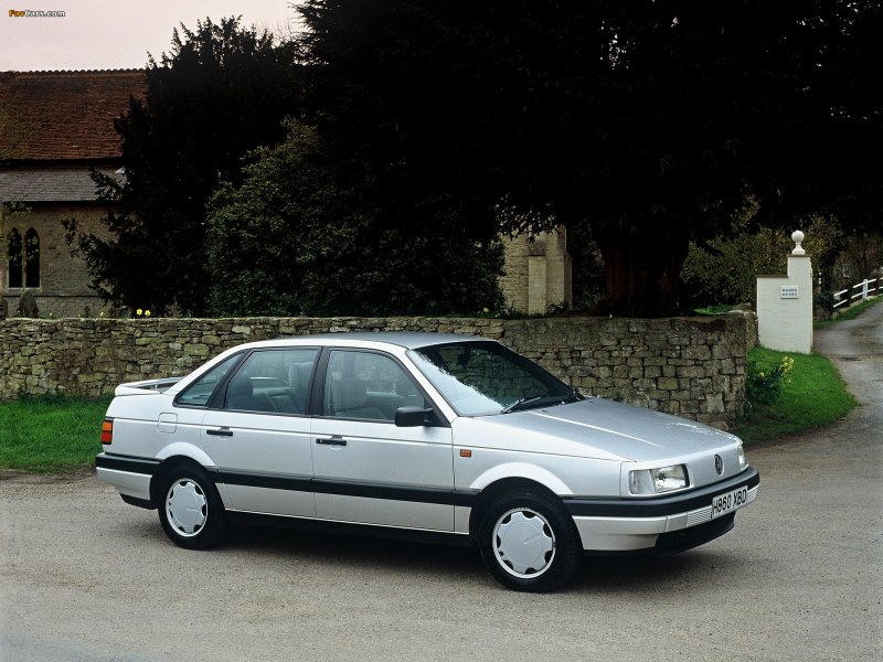 VW Passat b3 седан