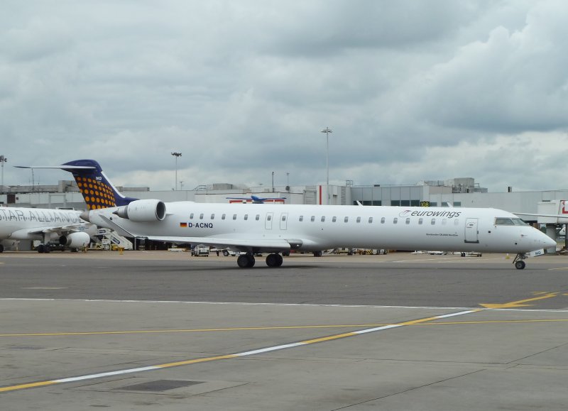 Бомбардир CRJ 900