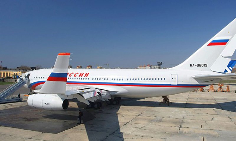 Лавров аэропорт