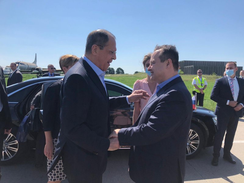 Us President arrive in Moscow plane Land two hours ago
