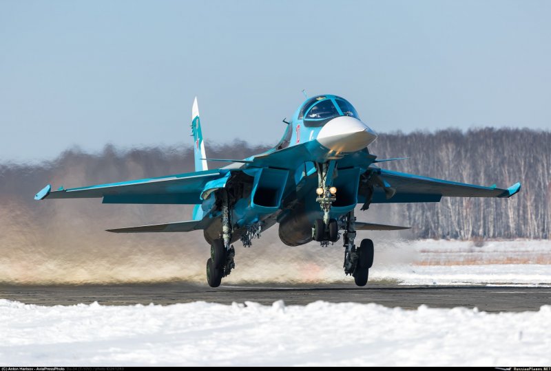 Фронтовой бомбардировщик Су-34