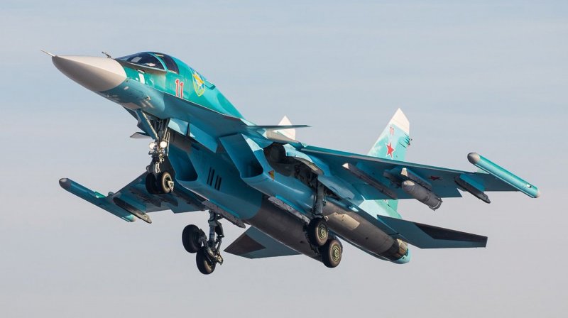 Военный самолет Су 34