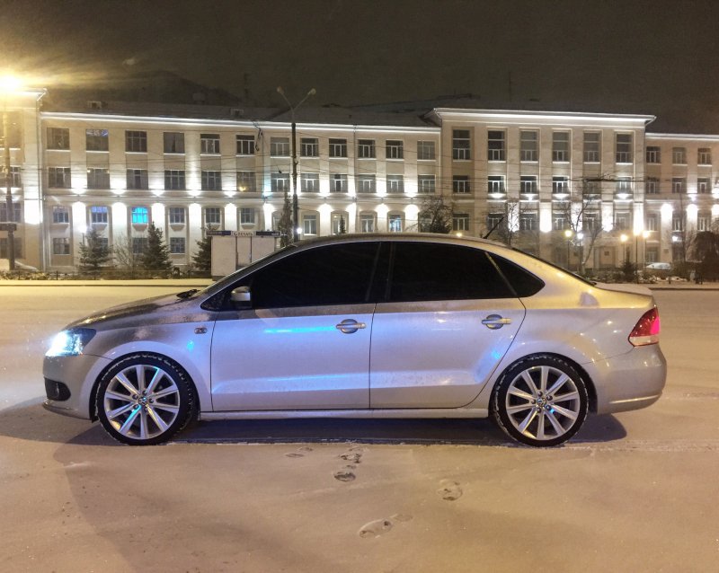 Polo sedan r17