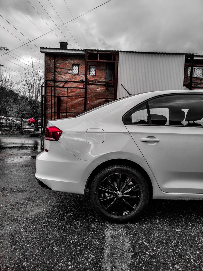 VW Polo Liftback r17