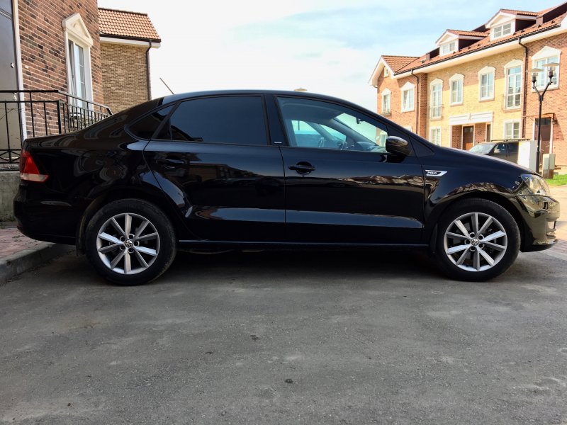 Диски Antia r16 черные на VW Polo