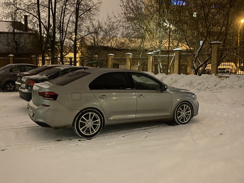 Polo Liftback r17