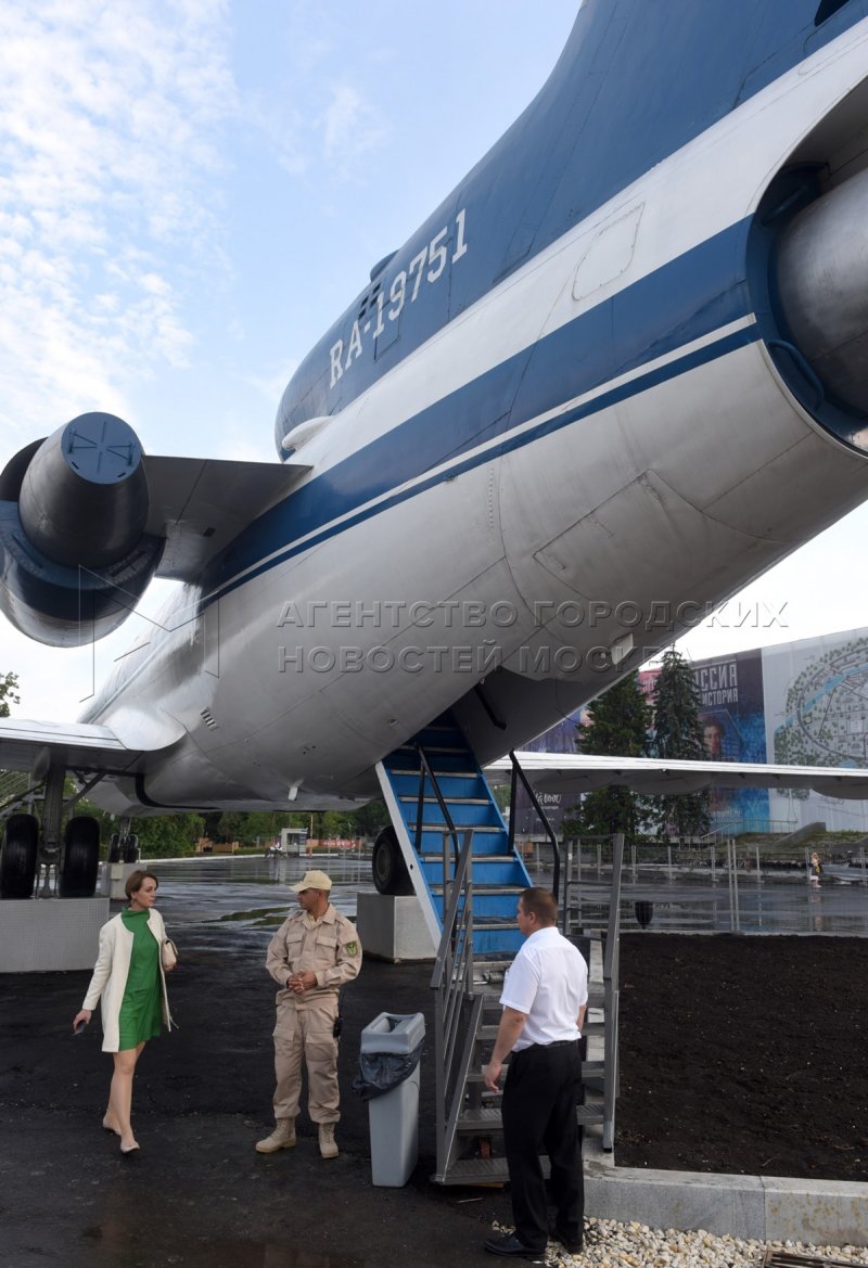 Як-42 пассажирский самолёт