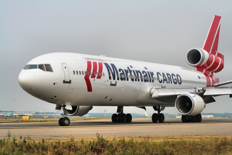 Дуглас МД 11 КЛМ