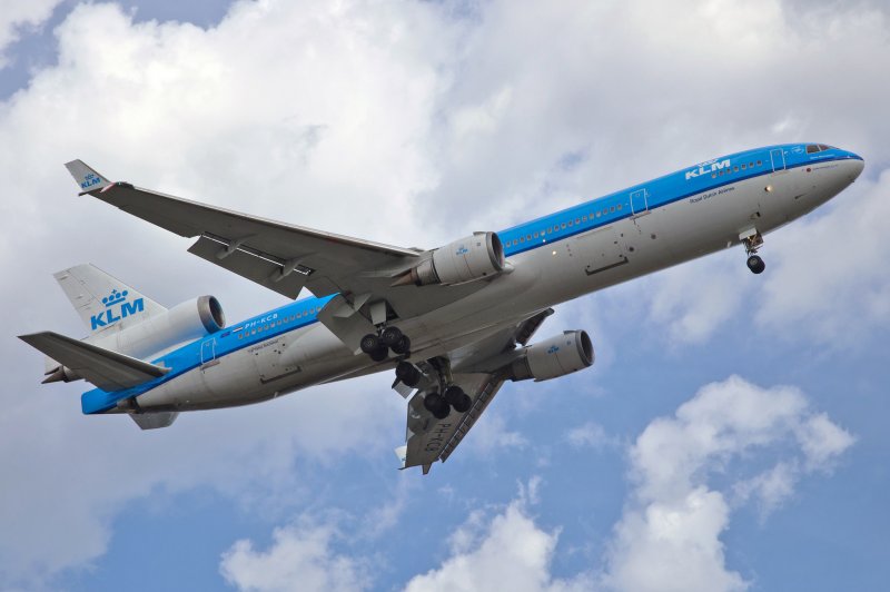 KLM s2906210