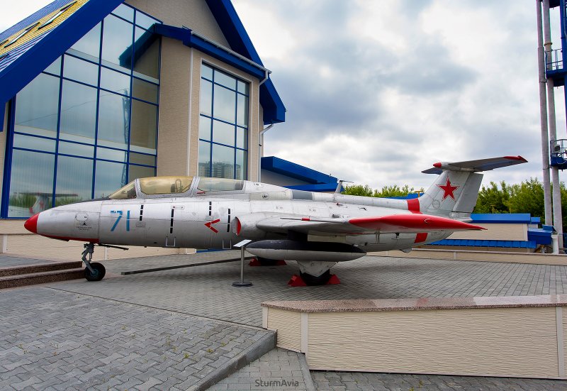 Л-29 Дельфин