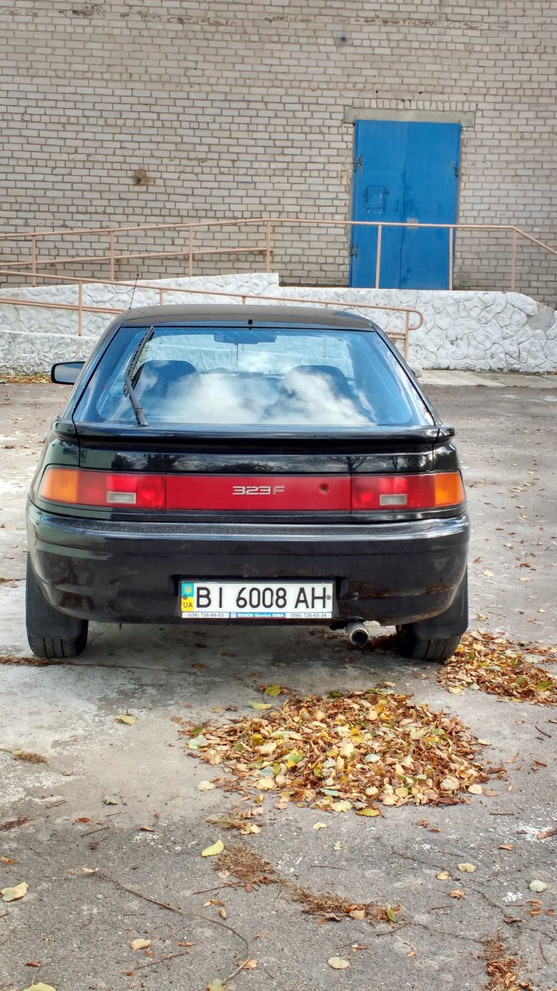 Mazda 323 p 1998