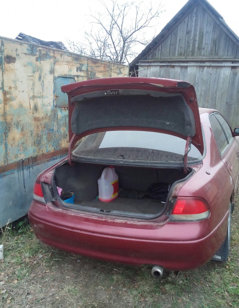 Стакан на мазду 323 f 2000