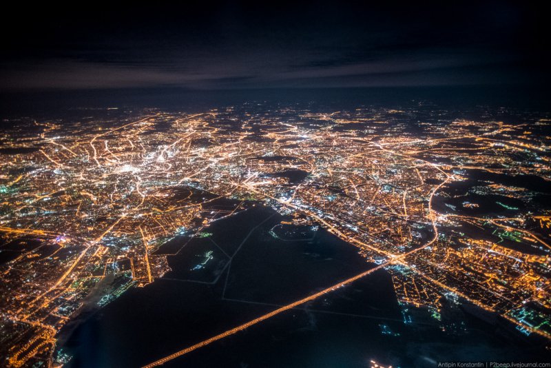 Москва с самолета ночью