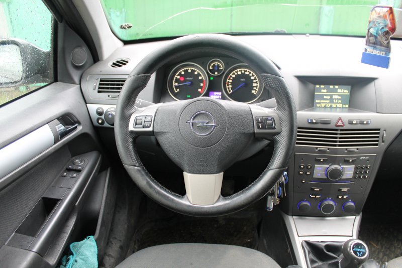 Opel Astra h 2006 салон