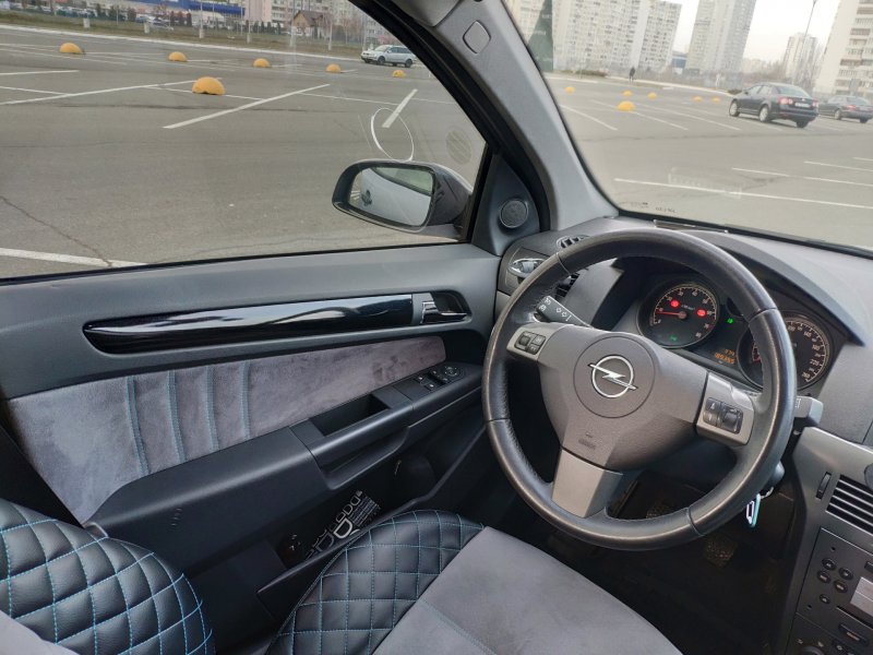 Opel Astra h l35 салон
