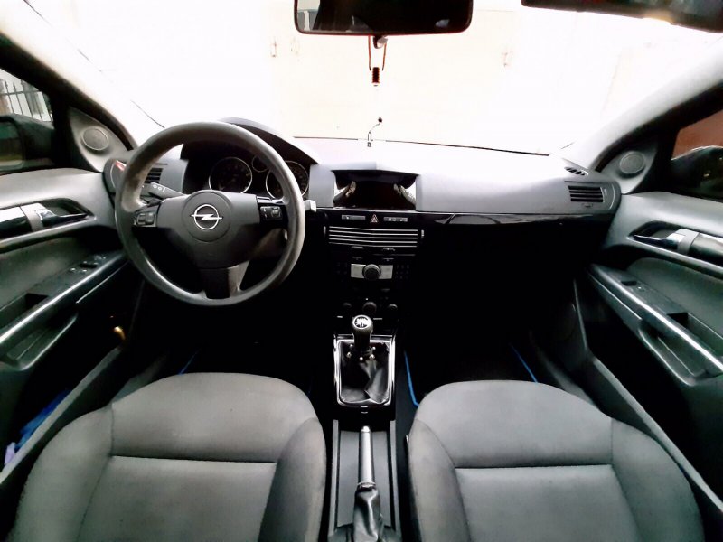 Opel Astra h GTC 2010 салон