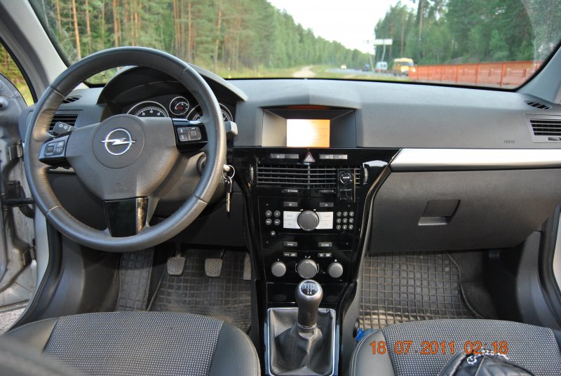 Opel Astra 2007 салон