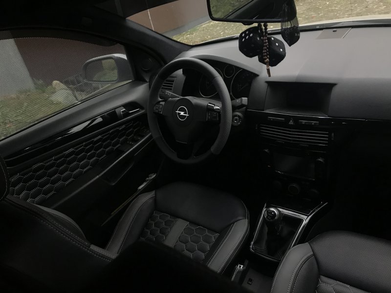 Opel Astra h салон