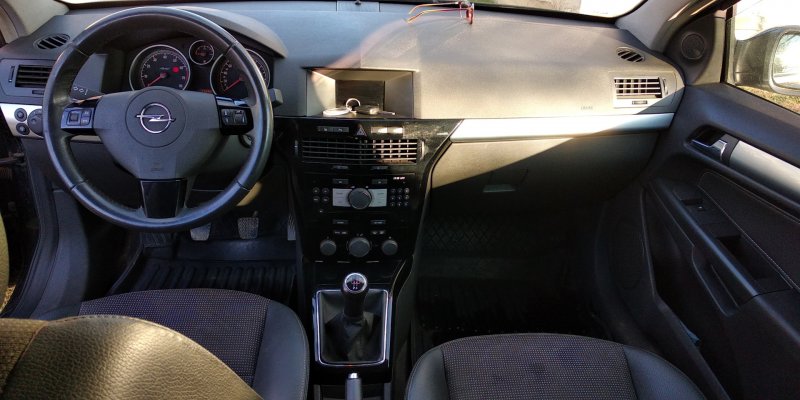 Opel Astra 2007 салон