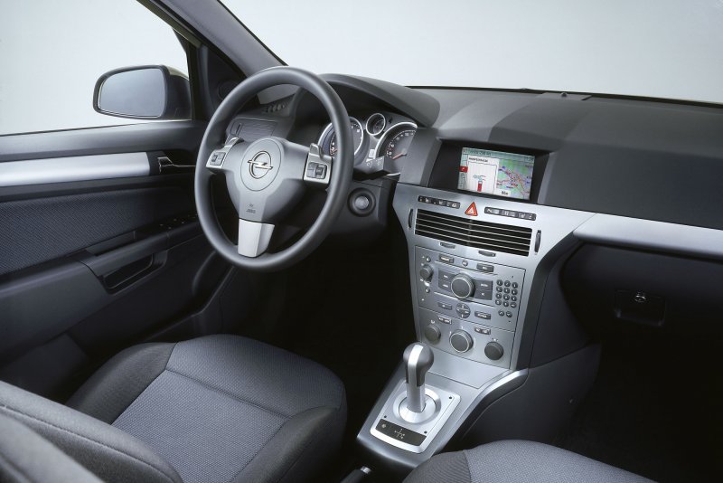 Opel Astra 2008 седан салон