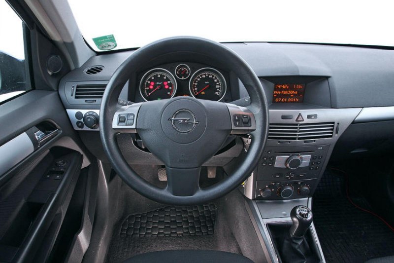 Опель Астра h 1.6 2008