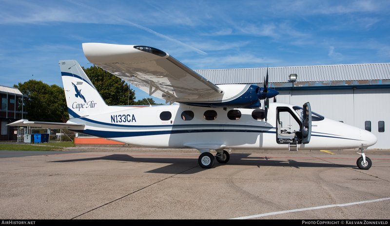 Самолет Tecnam p2012 traveller