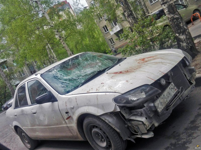 Старые разбитые автомобили