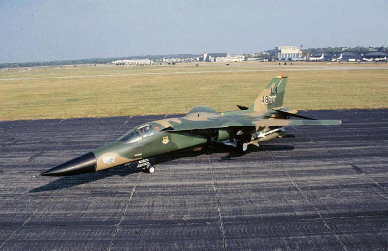 Бомбардировщик f-111f