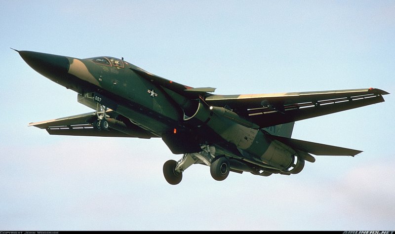 F-111 самолет