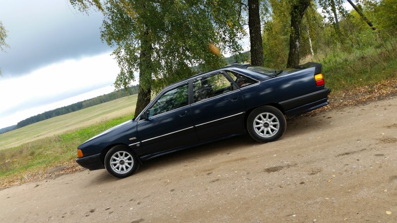Audi 100 c3 r16
