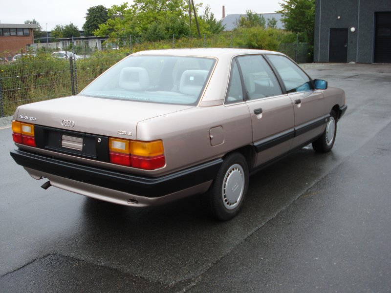 Ауди 100 с3 quattro