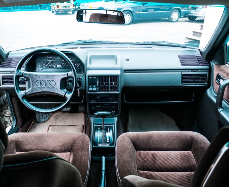 Audi 100 c3