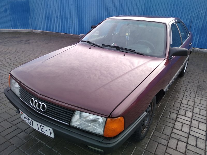 Ауди 100 с3 бордовый